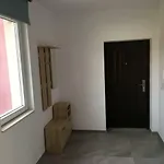 Apartvel 3 *
