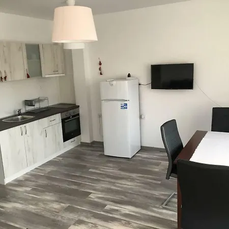 Apartvel 3 *
